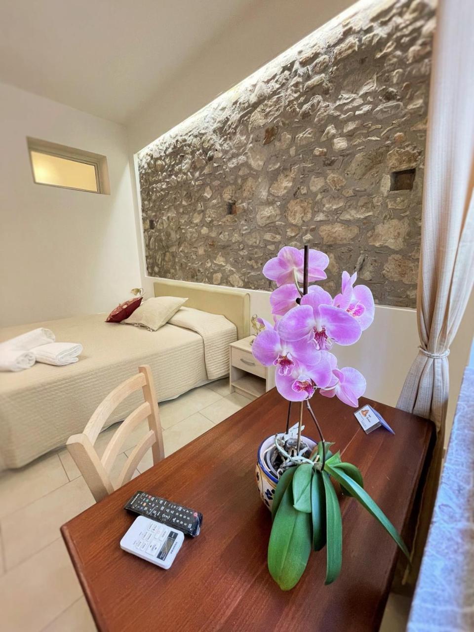B&B Evelyne Taormina Exterior photo