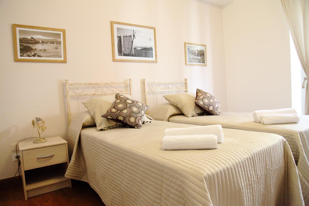 B&B Evelyne Taormina Exterior photo
